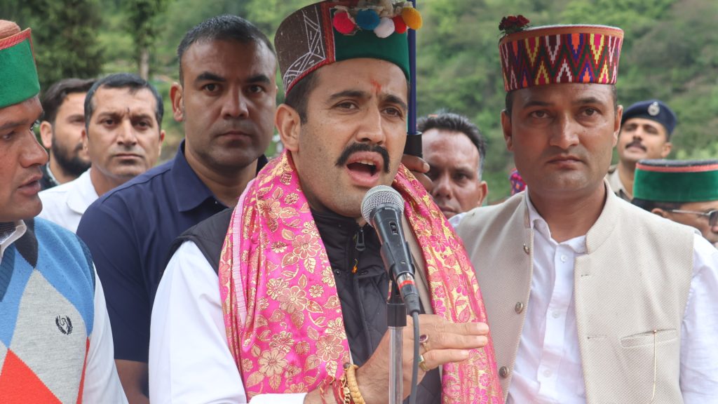 प्रधानमंत्री ग्रामीण सड़क योजना चरण-4 में बनेंगी 1500 किलोमीटर सड़कें-विक्रमादित्य सिंह